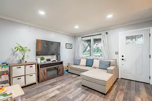 2S677 Wembly Dr, Warrenville, IL 60555 - Photo 6