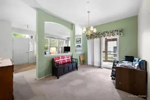 2735 Acorn Ct, West Dundee, IL 60118 - Photo 10