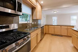 4635 W Peterson Ave, Chicago, IL 60646 - Photo 8