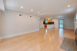 4635 W Peterson Ave, Chicago, IL 60646 - Photo 4