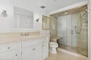 161 E Chicago Ave, Chicago, IL 60611 - Photo 32