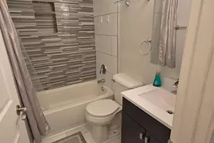 18468 W Meadow Ln, Gurnee, IL 60031 - Photo 10
