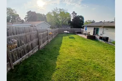 18468 W Meadow Lane, Gurnee, IL 60031 - Photo 16