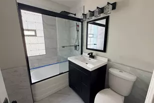 11415 S Prairie Ave, Chicago, IL 60628 - Photo 12