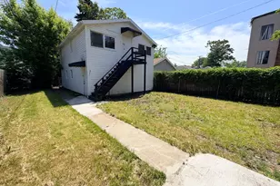 11415 S Prairie Ave, Chicago, IL 60628 - Photo 16