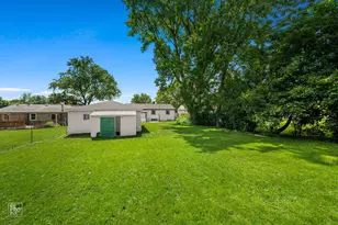 6413 Dunham Rd, Downers Grove, IL 60516 - Photo 12