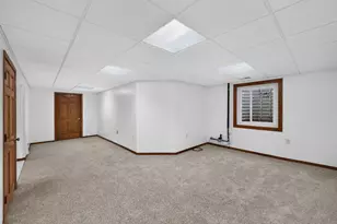 533 Brant Cir, Dekalb, IL 60115 - Photo 18
