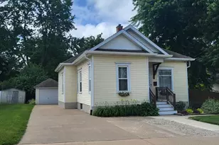 107 E 1st St, Streator, IL 61364 - Photo 1