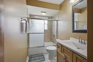 170 E Altgeld Ave, Glendale Heights, IL 60139 - Photo 12