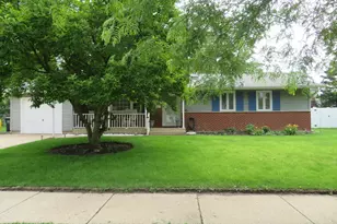 237 N Babcock Dr, Palatine, IL 60074 - Photo 1