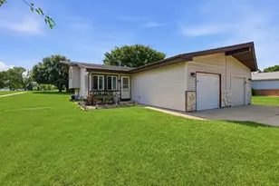 700 Michigan Ave, South Elgin, IL 60177 - Photo 1