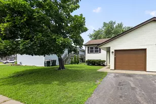 642 Swan Dr, Grayslake, IL 60030 - Photo 24