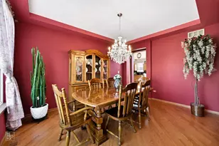 8 Fairfax Ct, Bolingbrook, IL 60490 - Photo 6