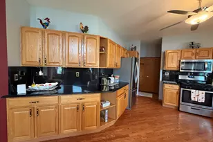 8 Fairfax Ct, Bolingbrook, IL 60490 - Photo 8