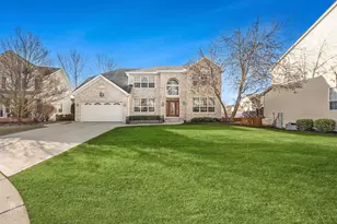 8 Fairfax Ct, Bolingbrook, IL 60490 - Photo 2