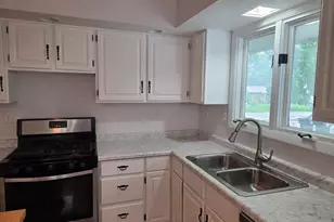 603 Kenneth St, Heyworth, IL 61745 - Photo 2