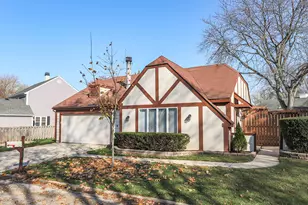 2851 Garden Dr, Lisle, IL 60532 - Photo 1