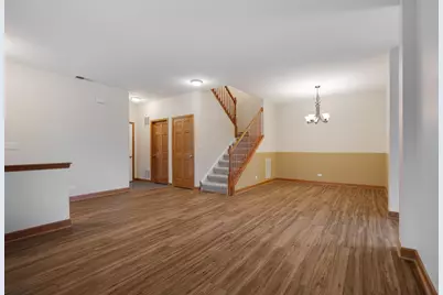 407 Bluegrass Parkway, Oswego, IL 60543 - Photo 4