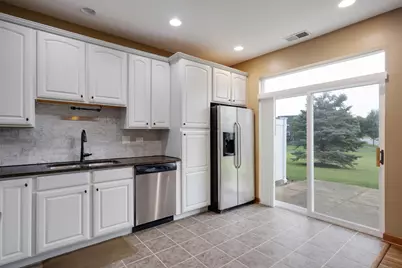 407 Bluegrass Parkway, Oswego, IL 60543 - Photo 10