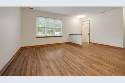 407 Bluegrass Parkway, Oswego, IL 60543 - Photo 2