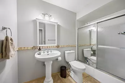 800 E Old Willow Road #208, Prospect Heights, IL 60070 - Photo 16