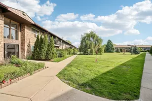 800 E Old Willow Rd, Prospect Heights, IL 60070 - Photo 2