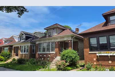 5020 W Dakin Street, Chicago, IL 60641 - Photo 2