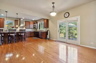 391 Lake Run Ln, North Aurora, IL 60542 - Photo 12