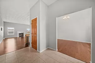 2939 Vaughndale Dr, Machesney Park, IL 61115 - Photo 4