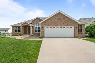 2939 Vaughndale Dr, Machesney Park, IL 61115 - Photo 2