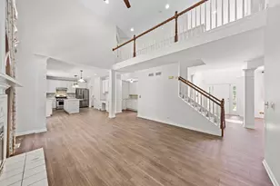 9 Sagebrush Ct, Streamwood, IL 60107 - Photo 2