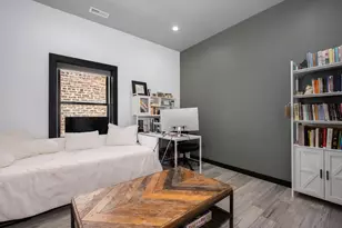 5746 N Washtenaw Ave, Chicago, IL 60659 - Photo 12