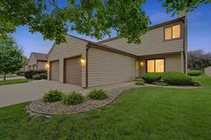 1212 Lancaster Dr, Champaign, IL 61821 - Photo 2