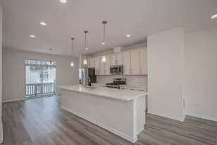 857 Finley Dr, Aurora, IL 60504 - Photo 8