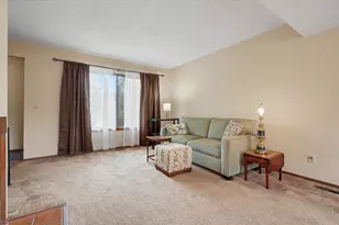 1214 Lancaster Dr, Champaign, IL 61821 - Photo 10
