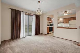 1214 Lancaster Dr, Champaign, IL 61821 - Photo 12