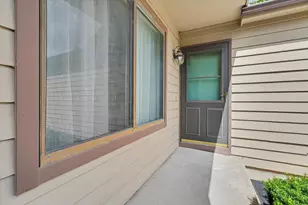 1214 Lancaster Dr, Champaign, IL 61821 - Photo 4