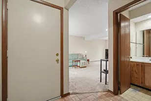 1214 Lancaster Dr, Champaign, IL 61821 - Photo 6