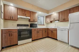 1214 Lancaster Dr, Champaign, IL 61821 - Photo 14