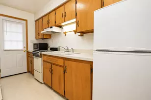 322 Maple Dr, Morris, IL 60450 - Photo 8