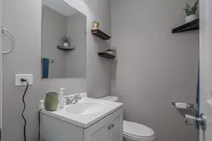 100 Fairwood Dr, Bolingbrook, IL 60440 - Photo 18