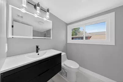 7625 S Clyde Avenue, Chicago, IL 60649 - Photo 14