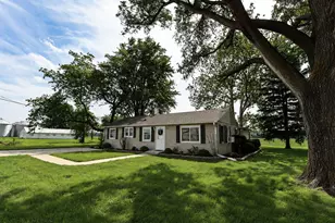2757 School Dr, Morris, IL 60450 - Photo 1
