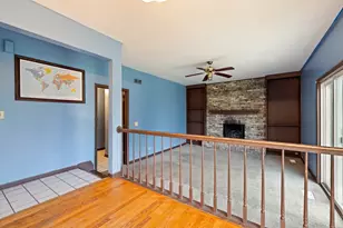 983 Valleyview Dr, Bartlett, IL 60103 - Photo 12
