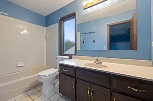 983 Valleyview Dr, Bartlett, IL 60103 - Photo 20