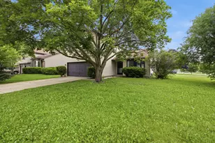 983 Valleyview Dr, Bartlett, IL 60103 - Photo 4