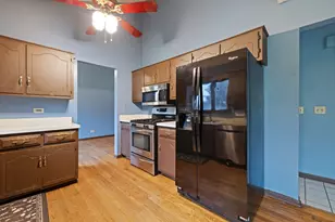 983 Valleyview Dr, Bartlett, IL 60103 - Photo 8