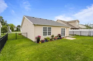 706 Corey Ln, Champaign, IL 61822 - Photo 4