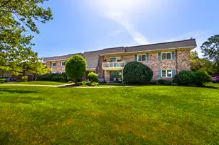 6S080 Park Meadow Dr, Naperville, IL 60540 - Photo 1