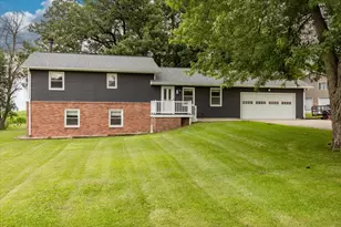 1 Fraher Dr, Odell, IL 60460 - Photo 2